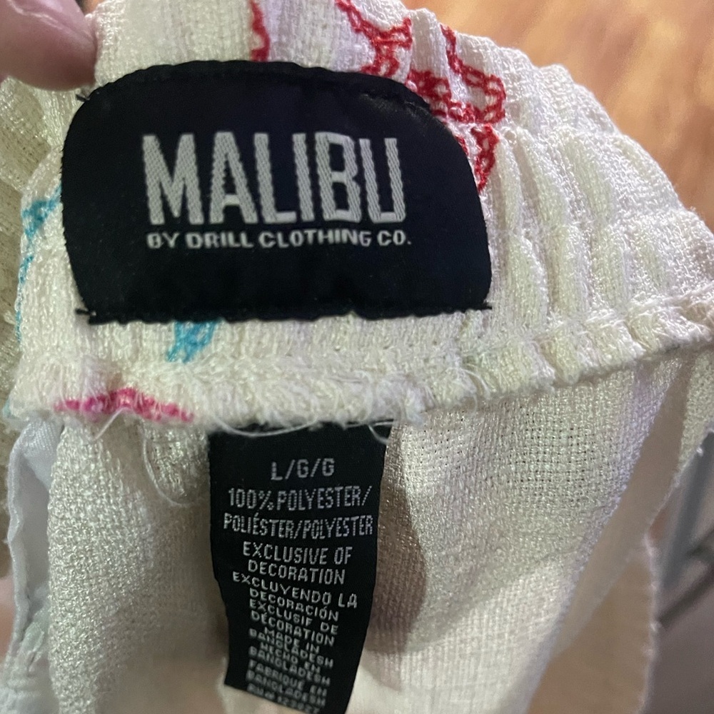 Malibu Cream Floral Embroidered Women Shorts - Picture 3 of 4